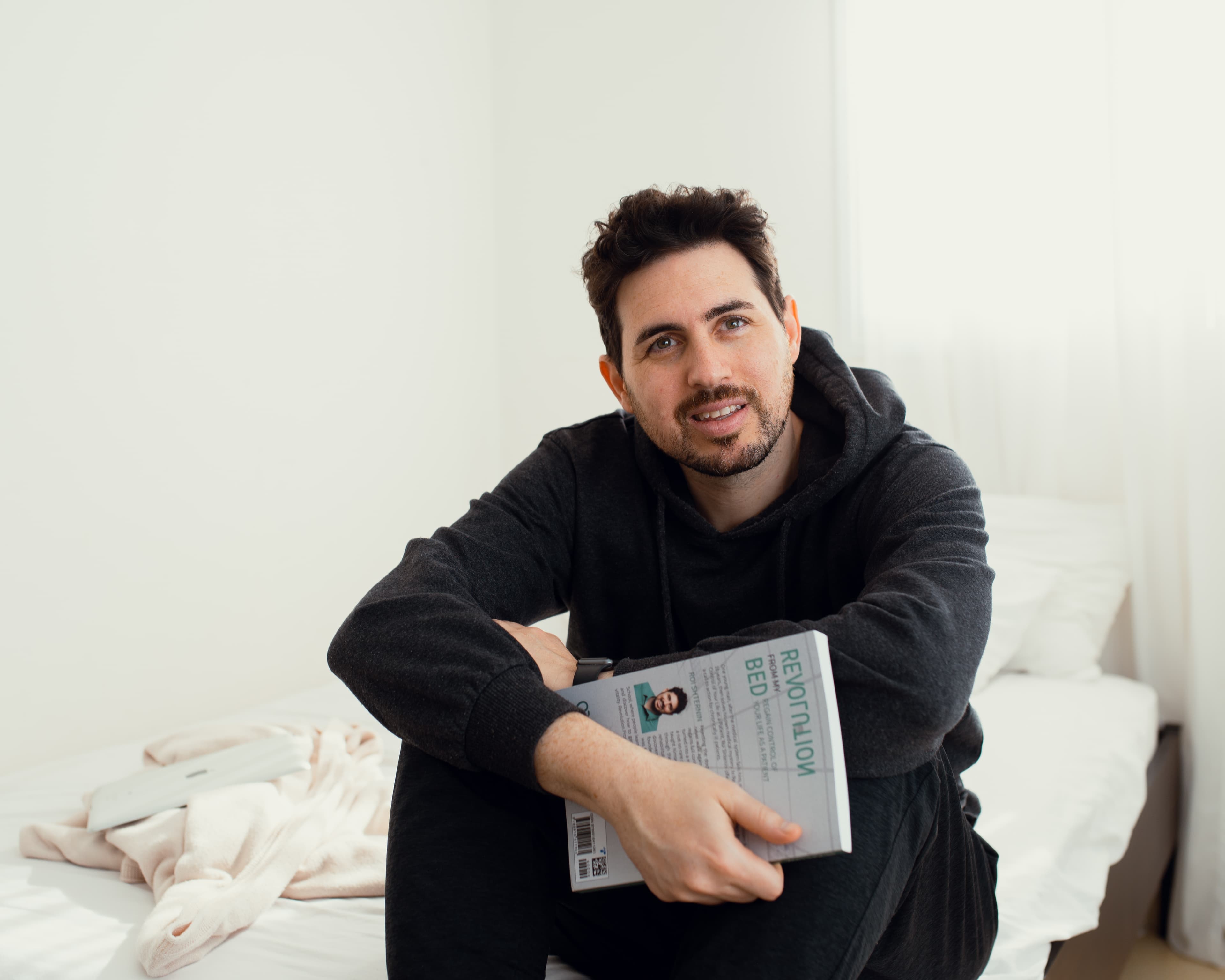 Roi Shternin working from bed